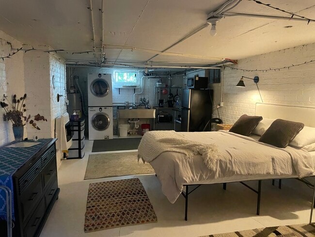 Building Photo - 14 Fort St