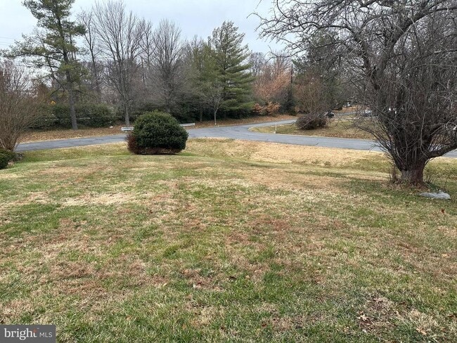 Foto del edificio - 4037 Olney Laytonsville Rd