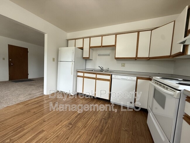 Building Photo - 2913 8th St N