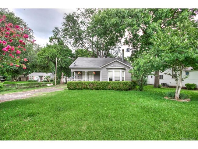 Building Photo - CENTRAL BOSSIER CHARMER