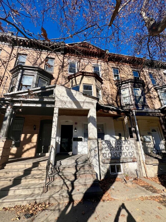 Foto del edificio - 4213 W Girard Ave