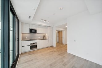 Building Photo - 35 Parliament St