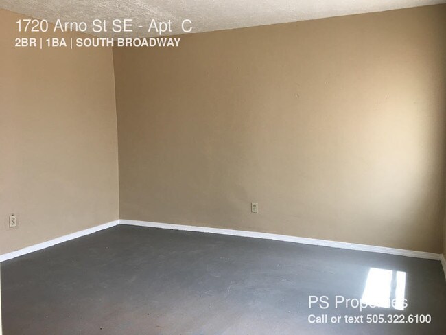 Building Photo - 1720 Arno St SE