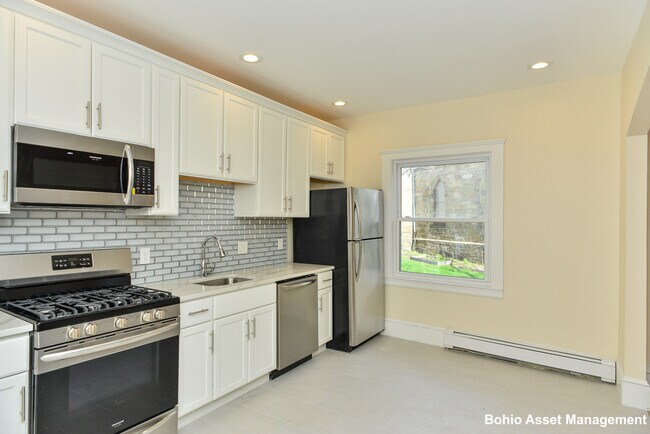 Building Photo - 2 Humboldt Ave