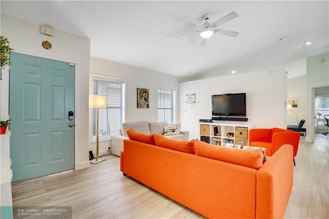 Foto del edificio - 18424 NW 21st St