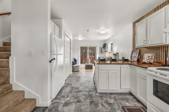 Foto del edificio - 114 Cove Rd