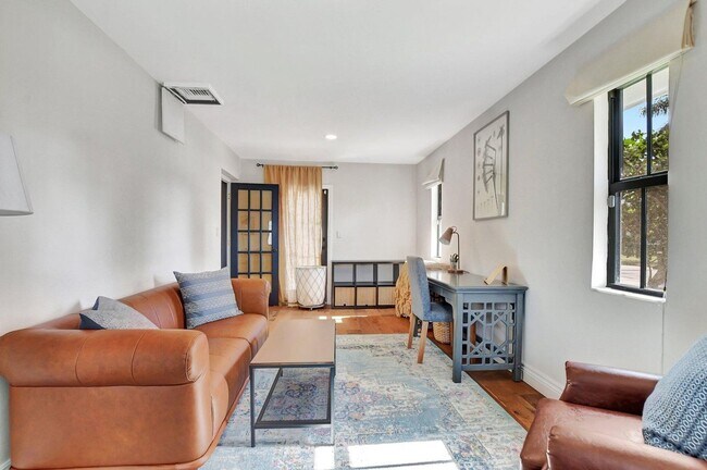 Foto del edificio - 801 SW 5th St