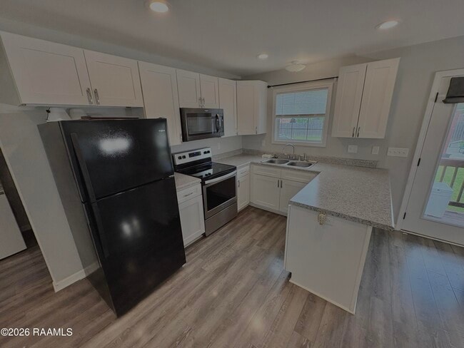 Building Photo - 113 Glenfield Dr