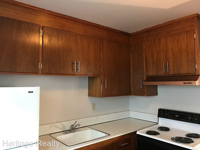 Building Photo - 1243 Capuchino Ave