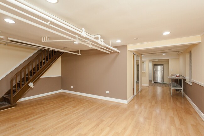Foto del edificio - 1654 W Melrose St