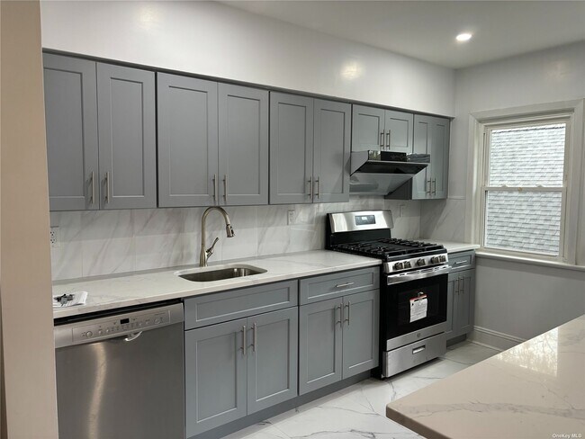 Building Photo - 42-40-4247 247th St
