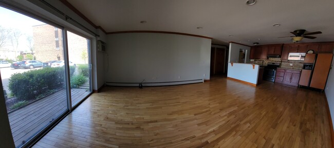 Foto del edificio - 8901 N Western Ave
