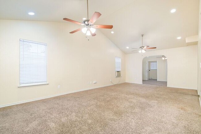 Building Photo - 5803 Knoll Krest Dr