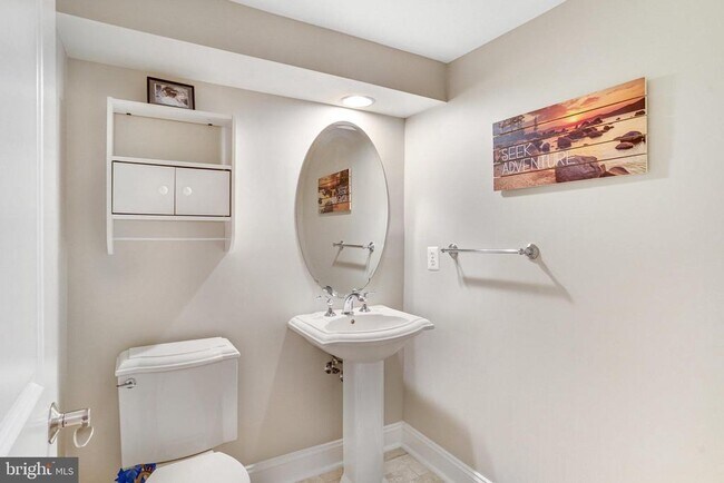 Foto del edificio - 906 Slaters Ln