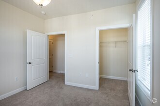 Bedroom / closet - Groves at Berry Creek