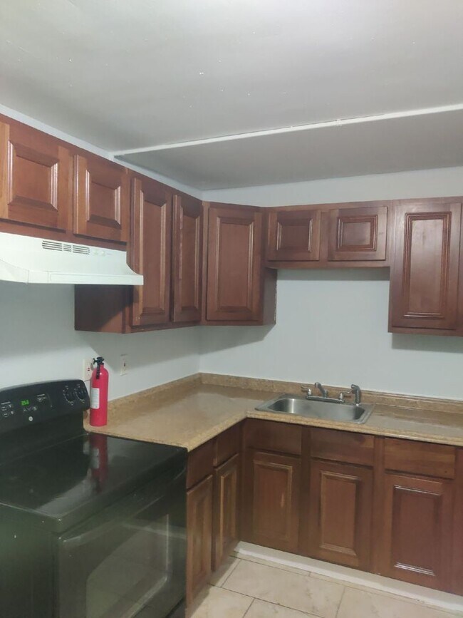 Foto del edificio - 384 Tilghman St