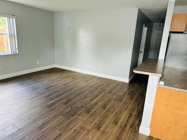 Foto del edificio - 4599 Pruden Blvd