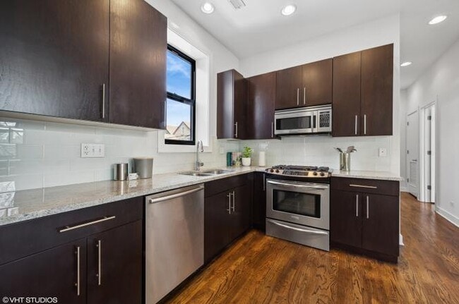 Building Photo - 1501 N Bosworth Ave