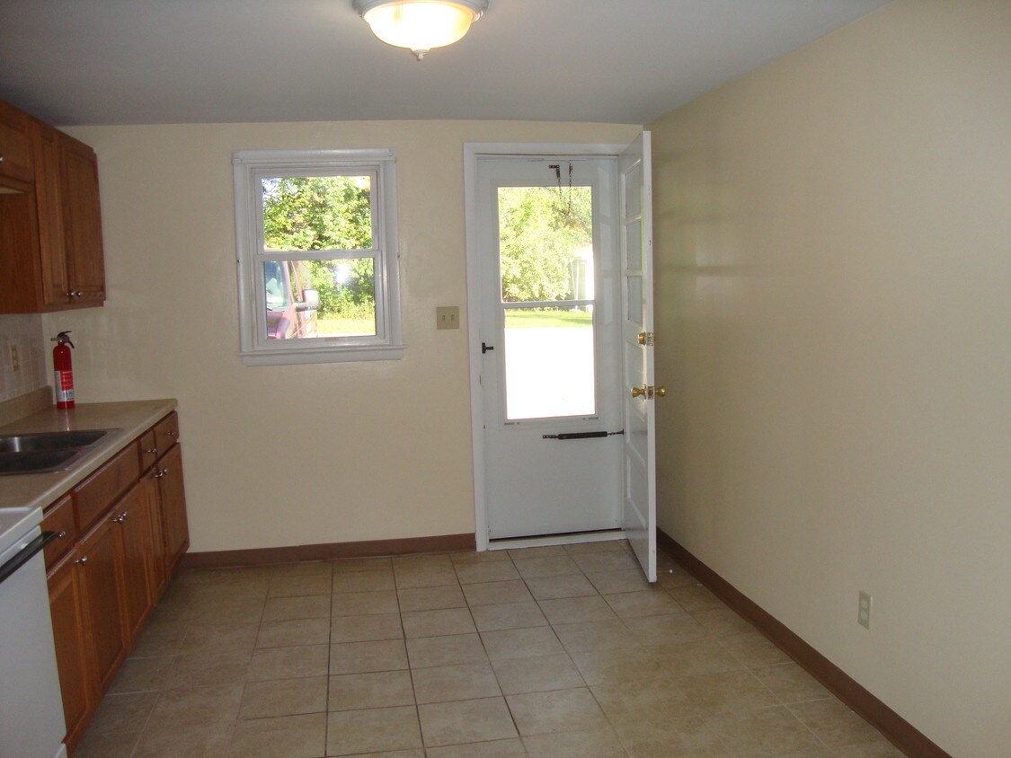 Entryway into kitchen. - 708 Charlotte Ave