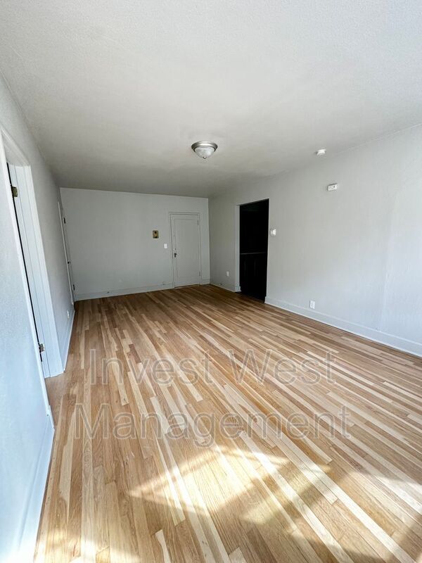 Foto del edificio - 615 NE 6th Ave