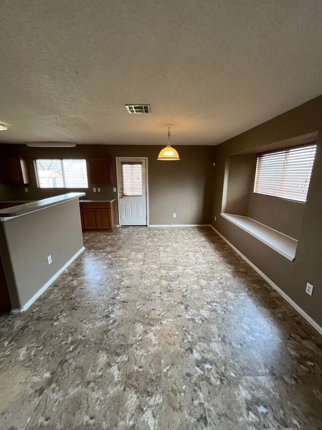 Building Photo - Tranquil One-Story Retreat with Open Conce...