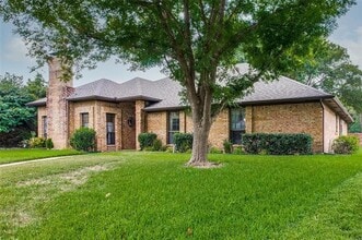Building Photo - 702 Mt Vernon Dr