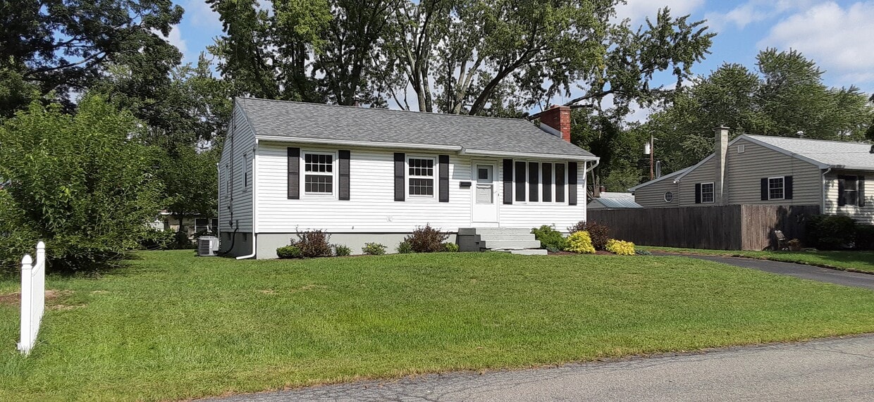 Primary Photo - 22 Hanifin Ave