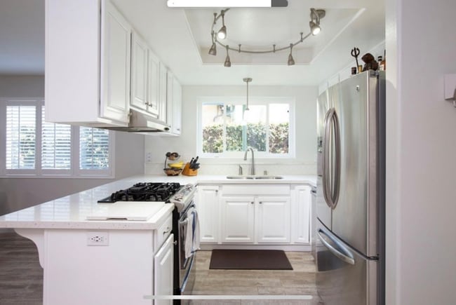 Building Photo - 564 9th St