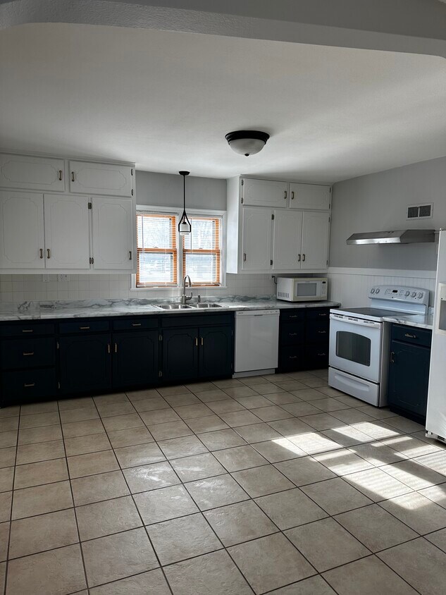 Kitchen - 2119 14th St S