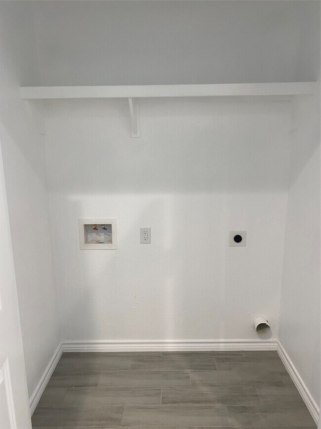 Foto del edificio - 16871 W Ivanhoe St