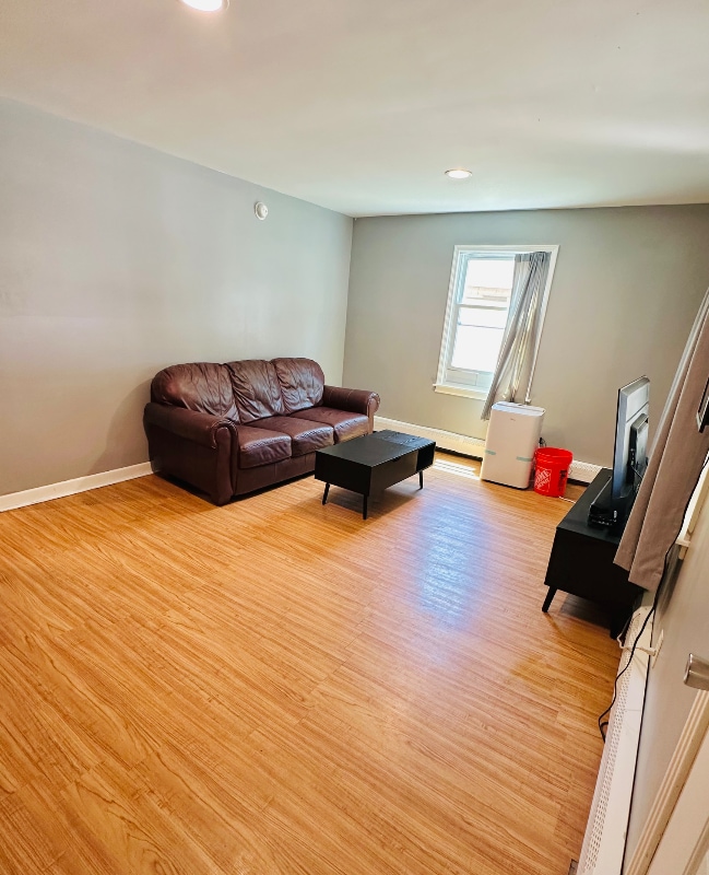 Building Photo - 4384 Crescent Dr