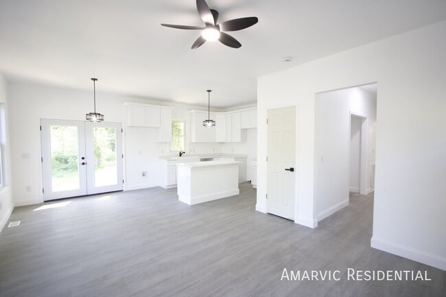 Foto del edificio - 621 Singletary St SE