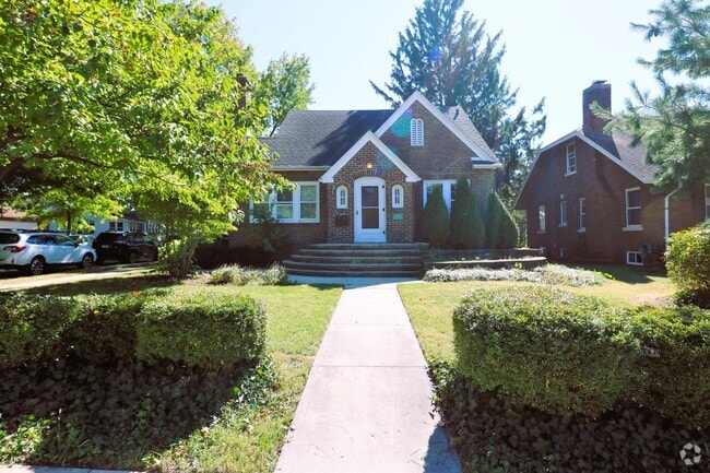 Building Photo - 1507 E Oakland Ave
