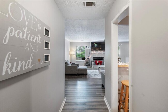 Foto del edificio - 2935 Sawgrass Trail SW