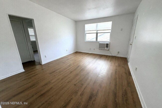 Building Photo - 2977 Collier Ave