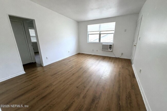 Foto del edificio - 2977 Collier Ave