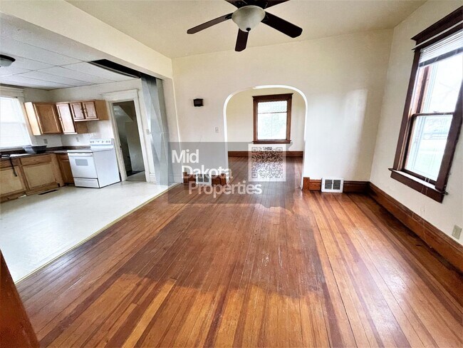 Foto del edificio - 310 S Edmunds- 4 bedroom house