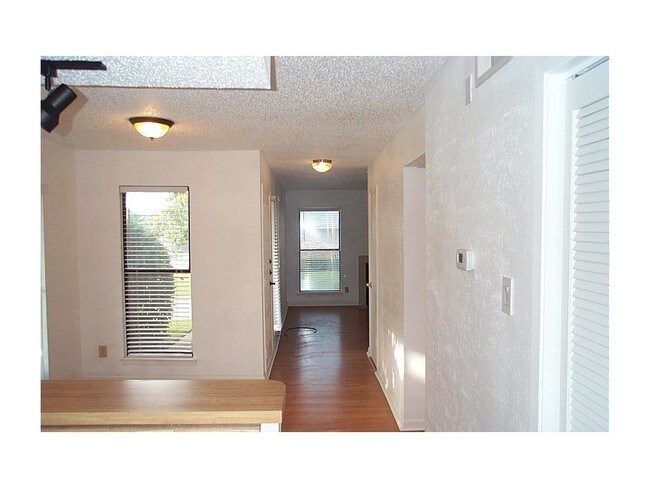 Building Photo - 1801 W Spring Creek Pkwy