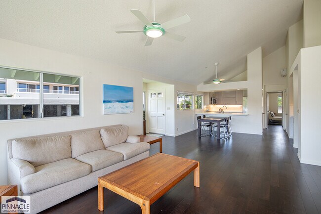 Building Photo - 7007 Hawaii Kai Dr