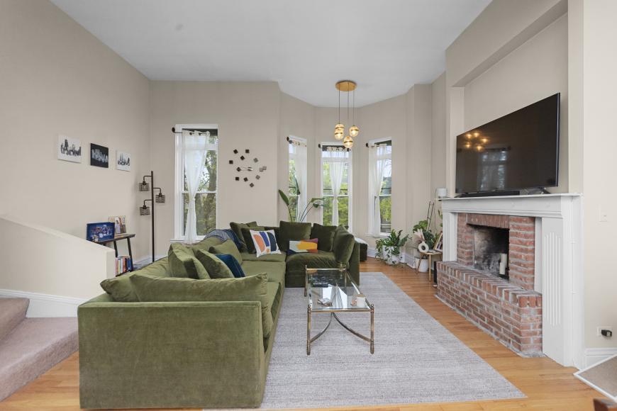 Primary Photo - 2 bedroom in Chicago IL 60614
