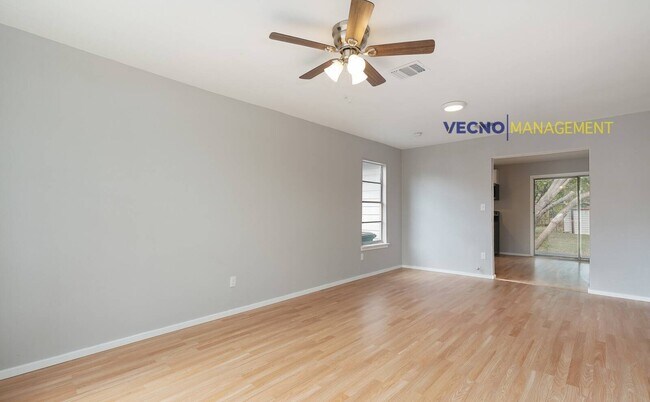Foto del edificio - 435 W Bedford Ave