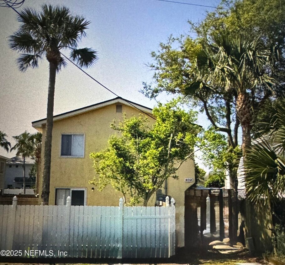Foto principal - 402 14th Ave S