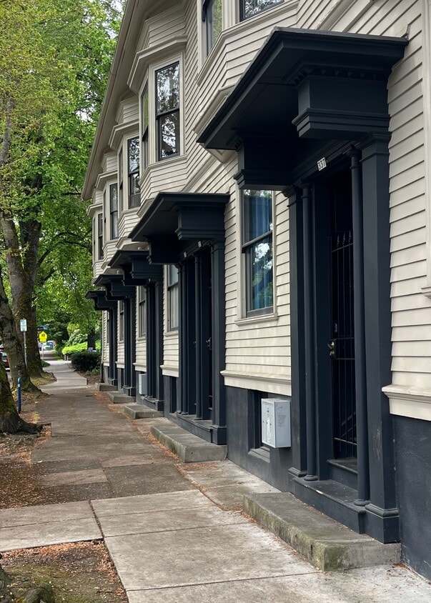 Primary Photo - 329 NW 17th Ave