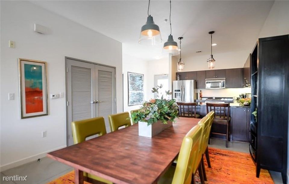 Primary Photo - 3 br, 2 bath Apartment - 435 E Center St