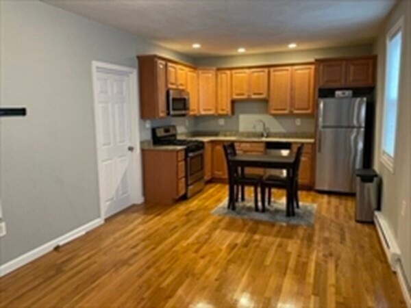 Foto del edificio - 32 Cottage St