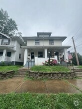 Building Photo - 417 Pritz Ave