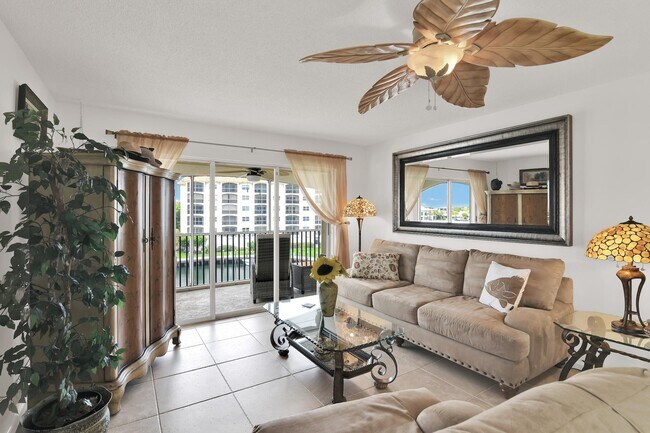 Building Photo - 2871 N Ocean Blvd
