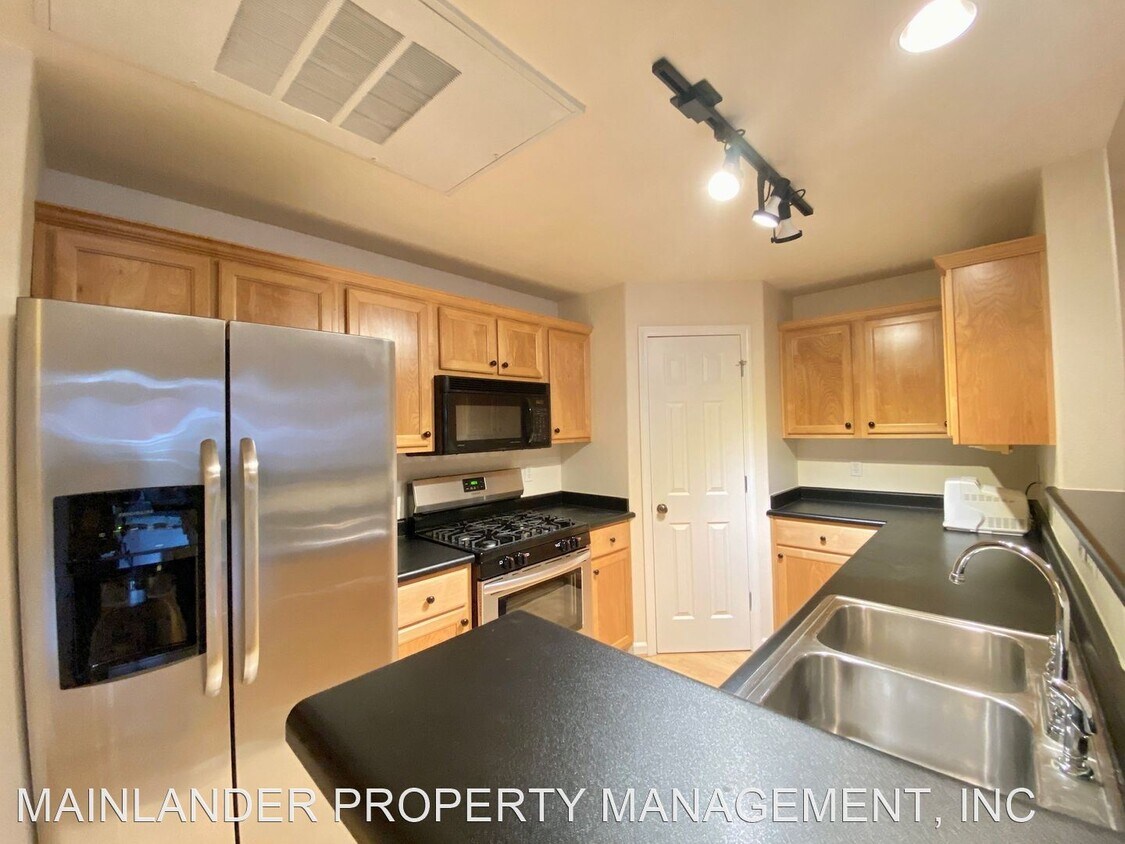 Primary Photo - 2250 Snowberry Ridge Ct