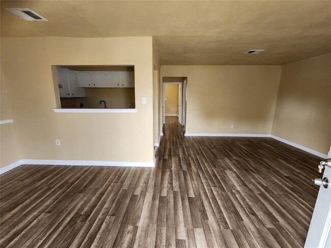 Building Photo - 4311 Yellowstone Blvd