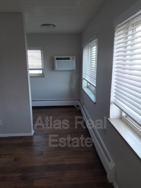 Foto del edificio - 1430 N Moline St